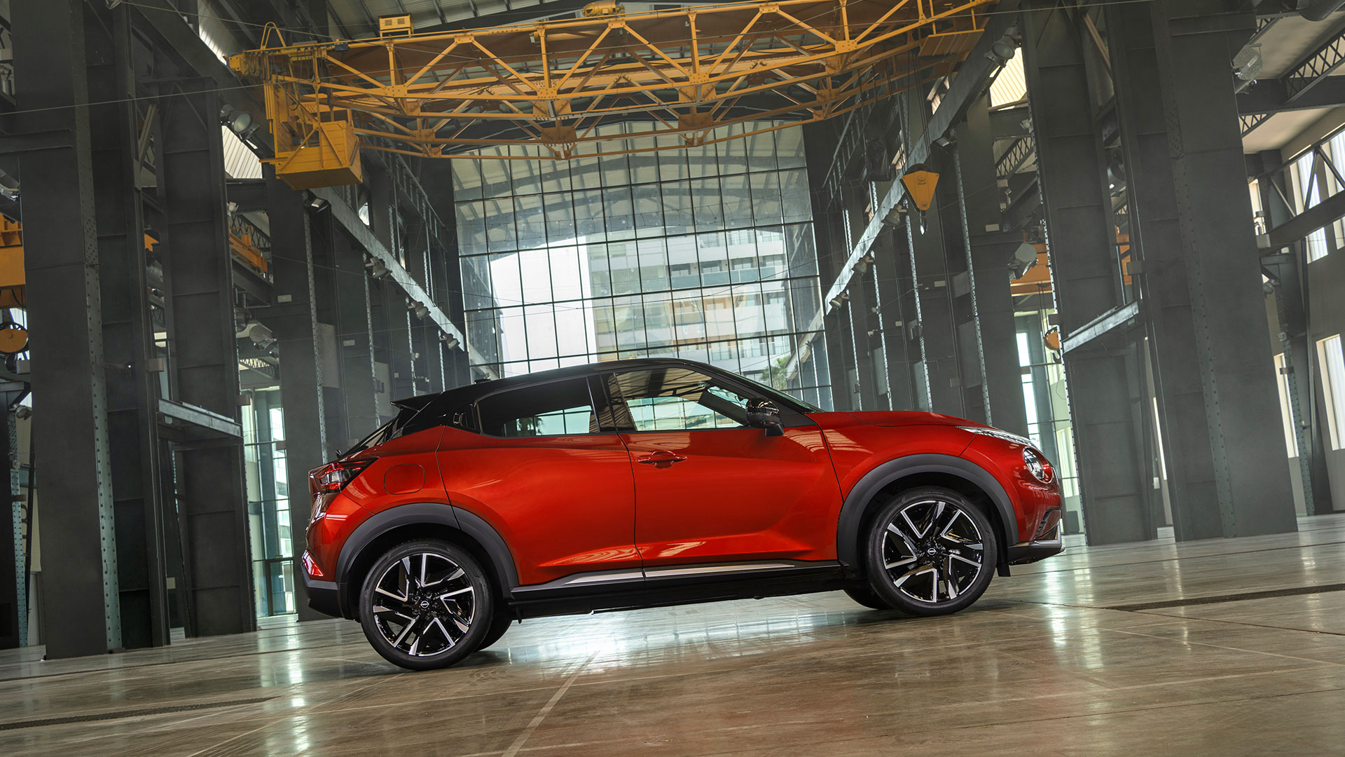 Nissan JUKE exterior front design video loop